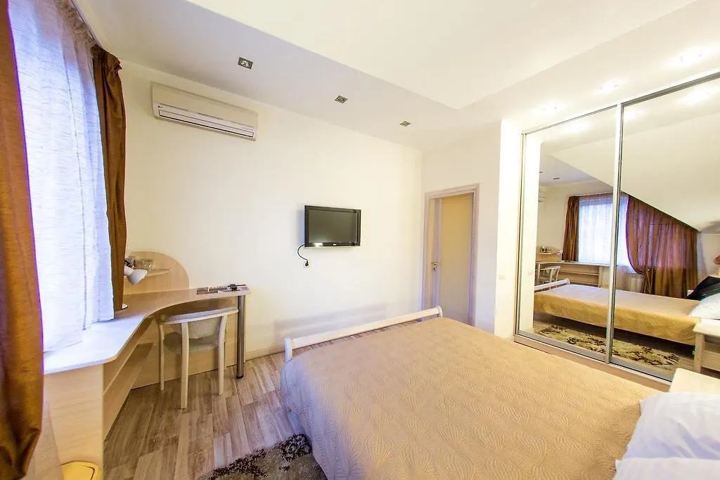 Comfort Room Кімнати В Приватному Будинку Є Укриття-1